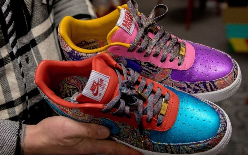 Tại sao những đôi giày Sneaker cũ lại có giá hàng chục nghìn đô